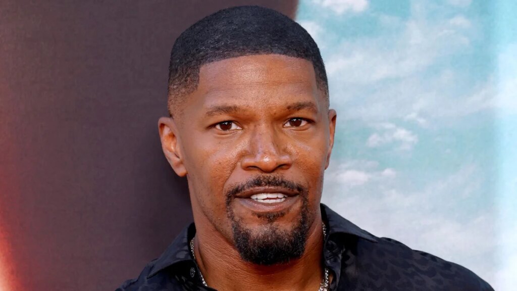 Jamie Foxx espera a su tercer hijo jugando al tenis tres años después de sufrir un derrame cerebral