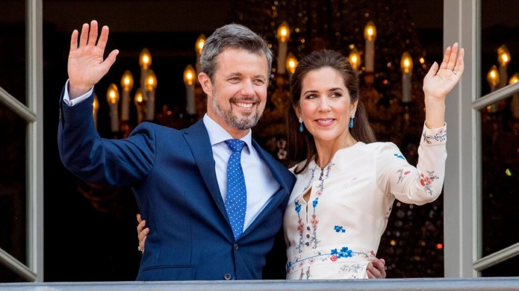 El rey Federico y la reina María se dirigen a la boda del verano: marcando un reencuentro con una figura especial