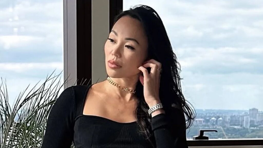 La ex del marido de la princesa Beatriz, Dara Huang, anuncia un sorprendente compromiso… ¡y menudo anillo!