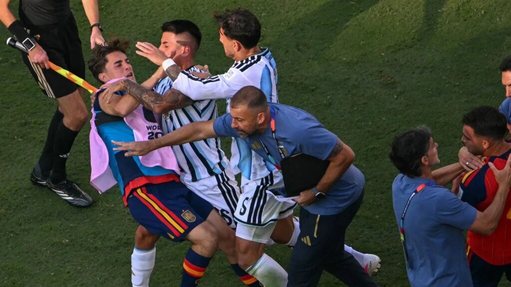 La FIFA castiga a Argentina con sanciones y multas tras la pelea en la final del Mundial