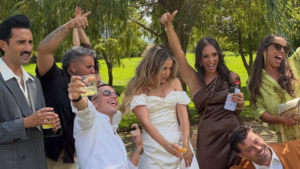 Así ha sido el divertido reencuentro de ‘OT’ y ‘Fama, ¡a bailar! en la boda de Vicky Gómez y Eduardo Monreal