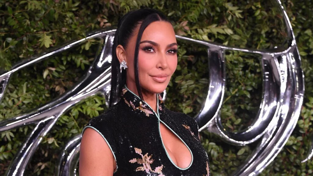 Kim Kardashian y más celebridades brillan en la gala inaugural de Narrative Art