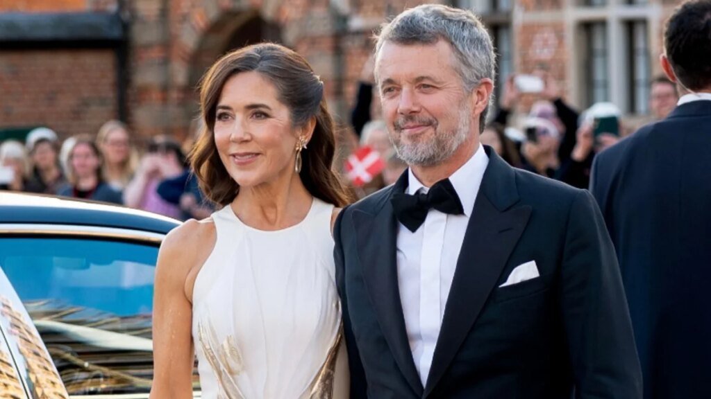 El vestido blanco de ensueño de la reina María tuvo un detalle llamativo en la inauguración del retrato del rey Federico