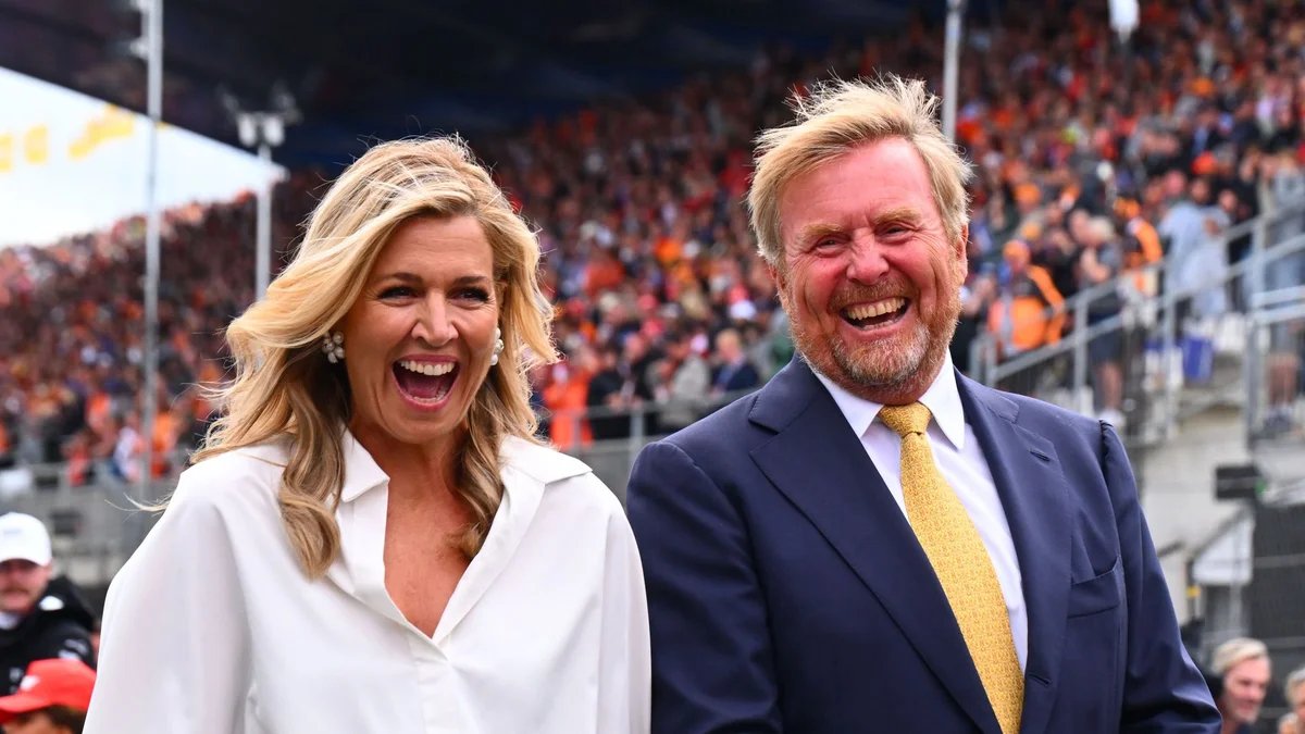 El rey Willem-Alexander se encuentra cara a cara con el ‘doble’ de la reina Máxima en un momento que nadie vio venir El rey Willem-Alexander se encuentra cara a cara con el ‘doble’ de la reina Máxima en un momento que nadie vio venir