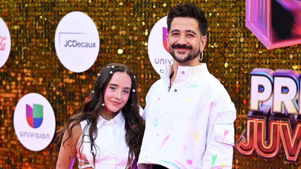 Camilo y Evaluna convierten la noche de los Premios Juventud en una cita romántica