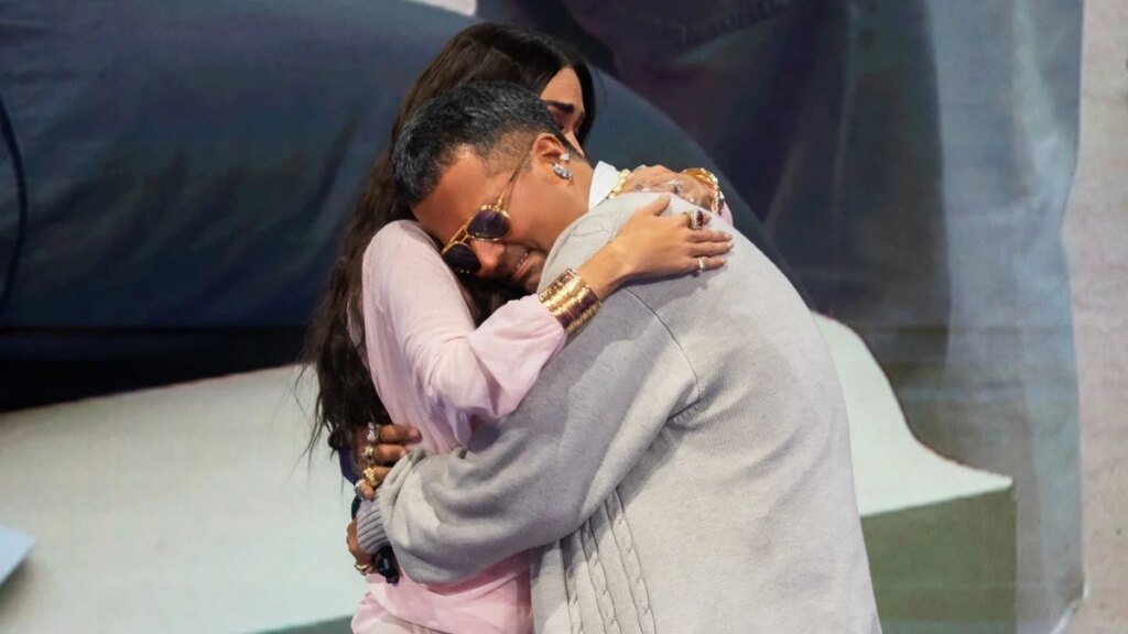 El abrazo de Galilea Montijo a Aldo Rendón tras abandonar ‘La Casa de los Famosos’