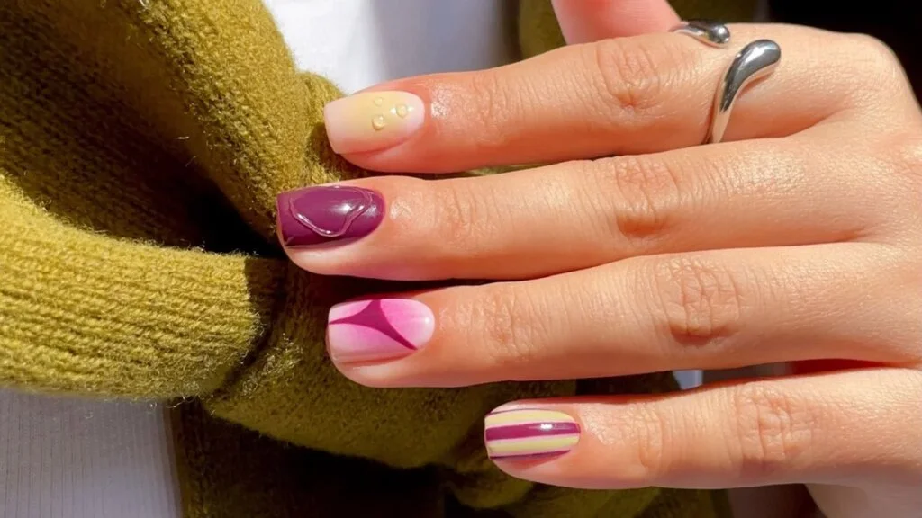Vuelve la manicura de los 60 este otoño: corta, cuadrada y a todo color