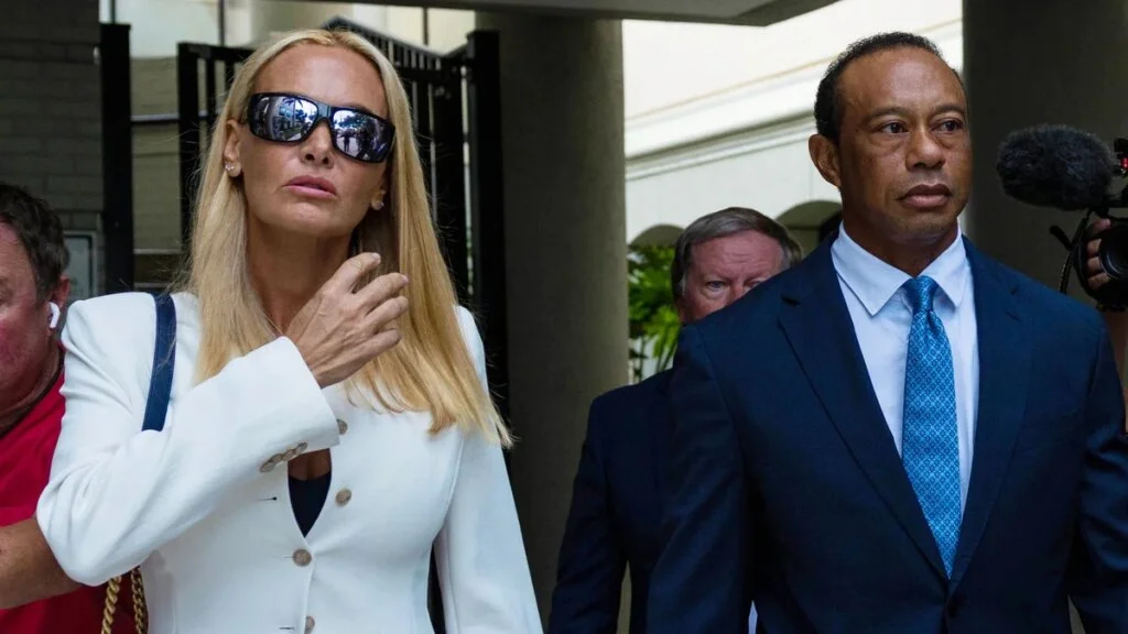 Acompañado por Vanessa Trump, Tiger Woods se declara culpable ante el juez por su incidente de tránsito