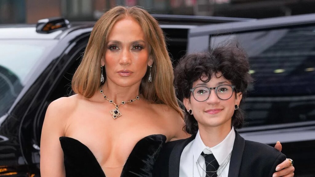 Jennifer Lopez no puede mantenerse alejada: cita para almorzar con Emme antes de la despedida de la universidad