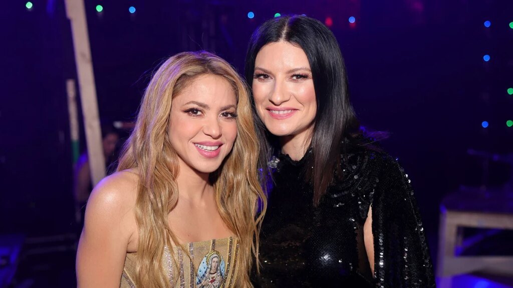 Shakira y Laura Pausini se emocionan en el escenario interpretando ‘Antología’ en Madrid