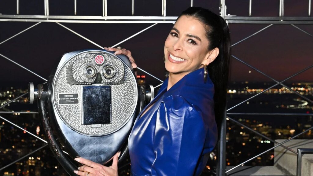 Lourdes Stephen reaparece sonriente en Nueva York en medio de polémica con su esposo