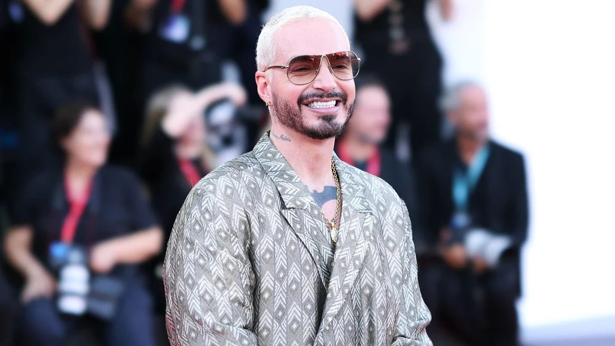 J Balvin conquista Venecia con un exclusivo reloj de oro de edición limitada J Balvin conquista Venecia con un exclusivo reloj de oro de edición limitada