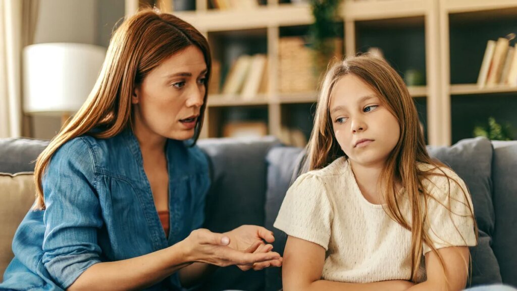 Eliana Delacour, experta en ‘bullying’, sobre cómo afrontar que su niño es el acosador: “No tenemos que elegir entre poner límites y amar a nuestros hijos”