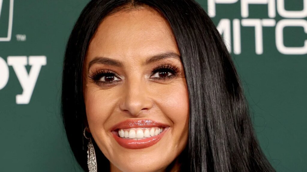 Vanessa Bryant sigue disfrutando de la vida: Star sale con Monica para el concierto de Chris Brown y Usher