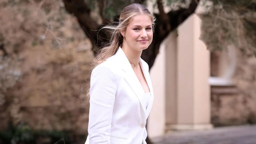La espectacular bienvenida a Leonor en la Universidad Carlos III de Madrid: un trono, una corona y un mensaje que no deja indiferente