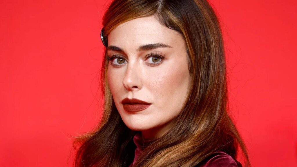 Blanca Suárez recupera en San Sebastián el peinado de los 60 que aporta volumen al pelo fino sin cardar