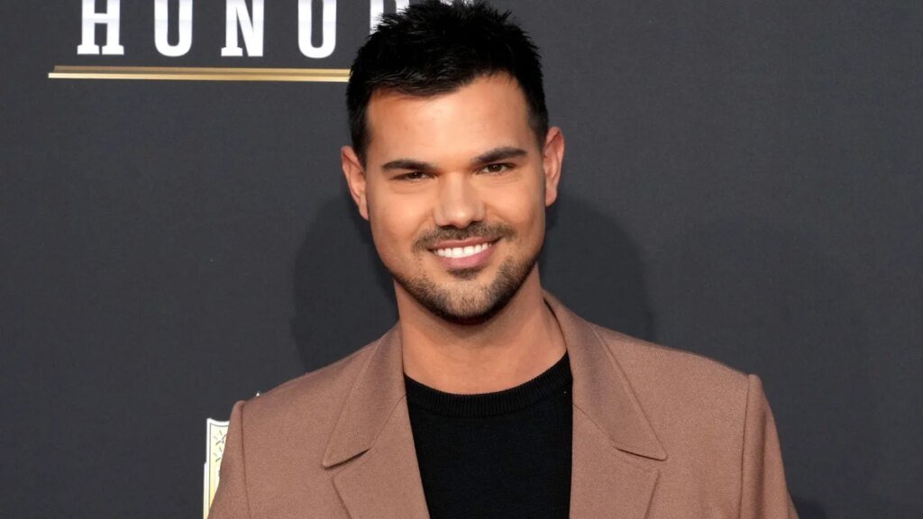 Taylor Lautner, estrella de ‘Crespúsculo’, se convierte en padre de una niña y comparte su primera foto