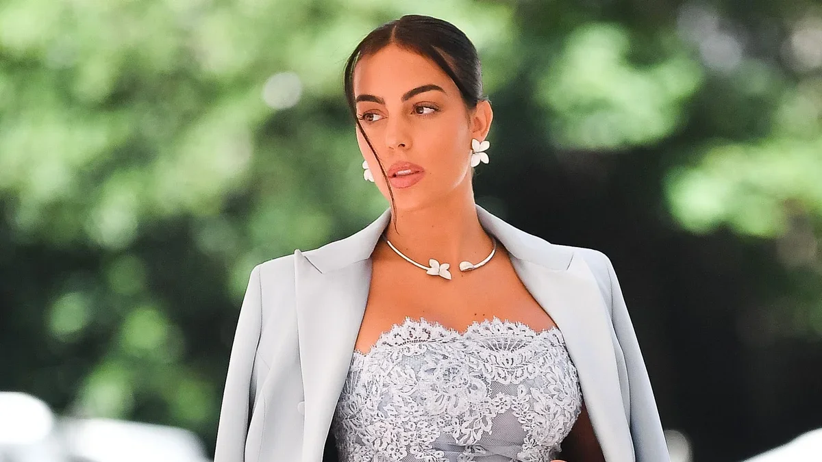 La gran revolución de Georgina Rodríguez en solo 10 años: de trabajar en una tienda de ropa a convertirse en un icono de moda y conquistar el ‘front row’