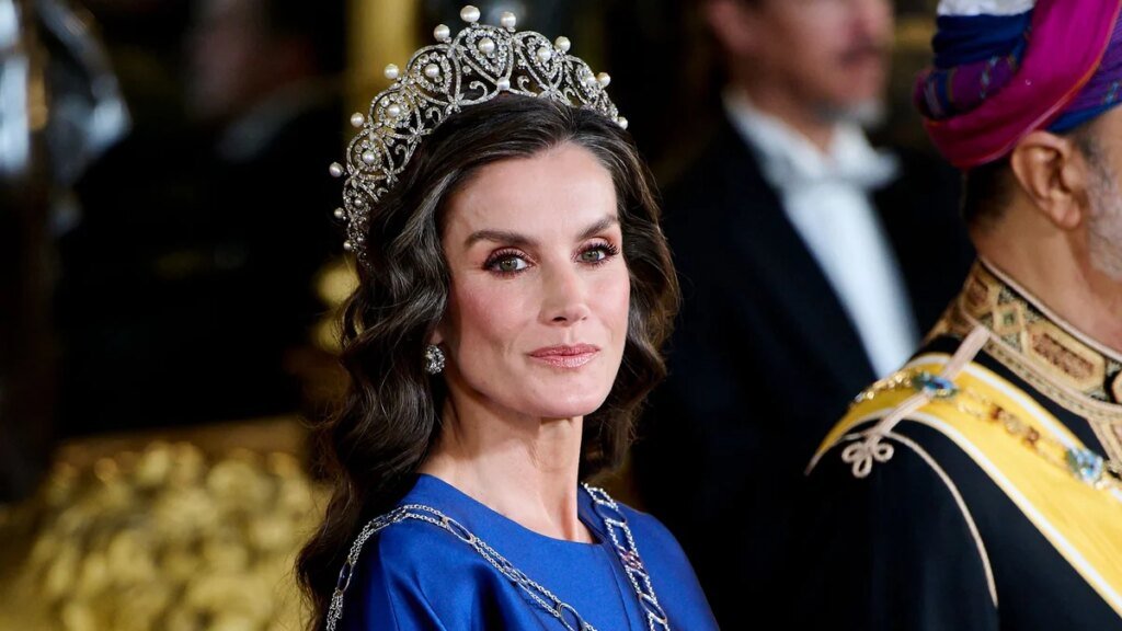 La noche de gala de la reina Letizia con los Macron: Las históricas tiaras que podrían coronarla