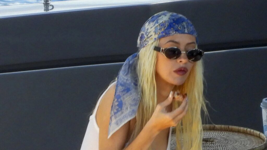 Christina Aguilera tiene mucho PDA con Matthew Rutler