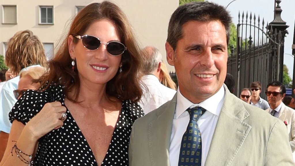 Fran Rivera, acompañado por Lourdes Montes, escenifica su total apoyo a su ‘yerno’ Roca Rey en la Maestranza