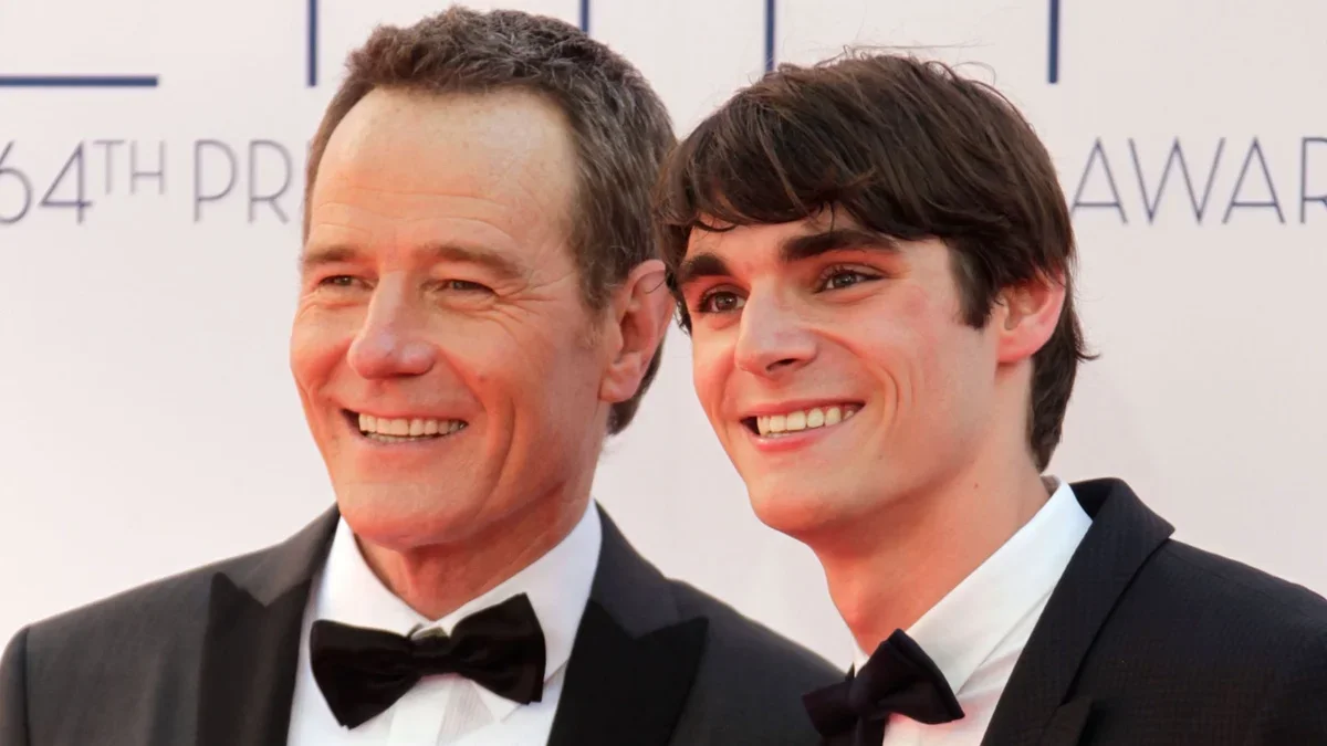 Bryan Cranston recuerda conmovido a RJ Mitte, su hijo en ‘Breaking Bad’