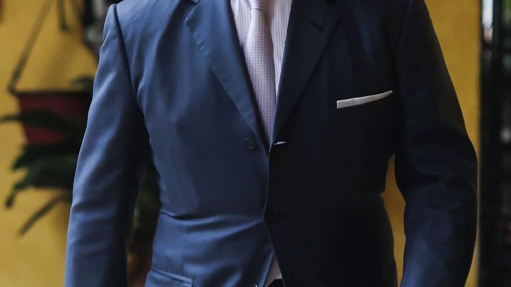 Cayetano Martínez de Irujo, como nunca lo habíamos visto, lo da todo bailando unas sevillanas en una boda y se hace viral