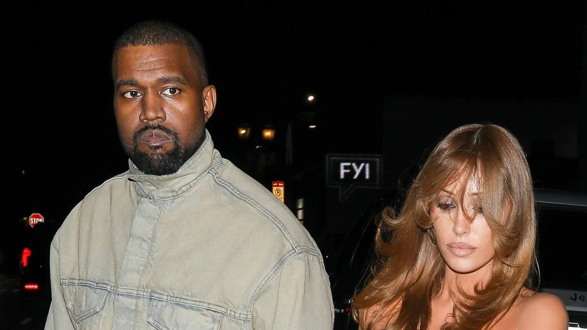 Bianca Censori y Kanye West van de incógnito en Halloween Horror Nights