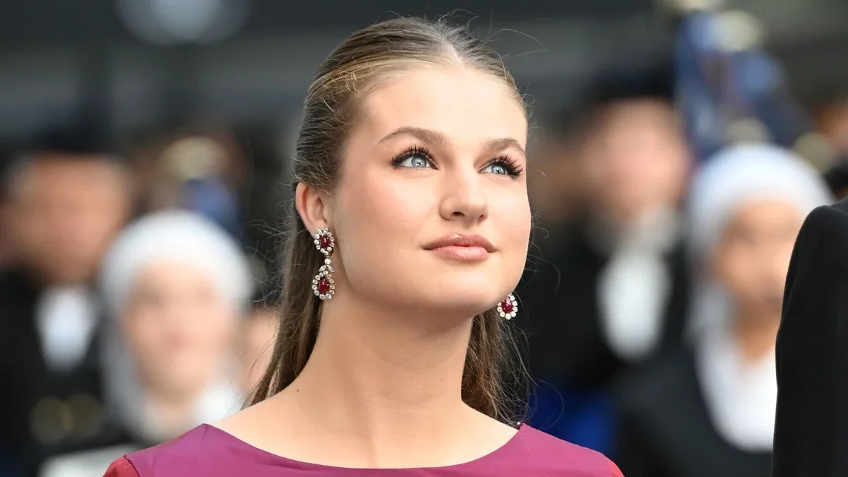 La princesa Leonor, su preparación para reinar y el vínculo de Felipe VI con la infanta Sofía: el nuevo libro que descubre la vida de las futuras reinas de Europa
