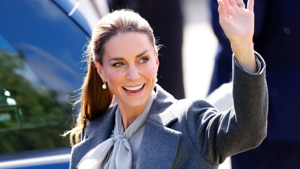 Kate Middleton busca su tiara favorita y la combina con un vestido amarillo soleado de Elie Saab