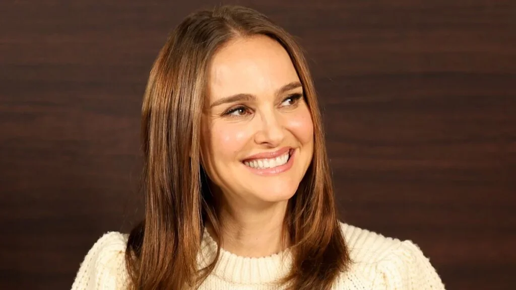 Natalie Portman está “llena de asombro” cuando habla sobre su recién nacido por primera vez