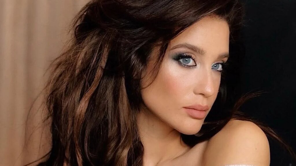 ‘Expensive brunette’: el color de pelo castaño iluminado más espectacular que consigue que tus mechas no se noten