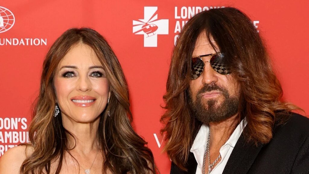 Elizabeth Hurley revela los hábitos desordenados de Billy Ray Cyrus y cómo es realmente su relación