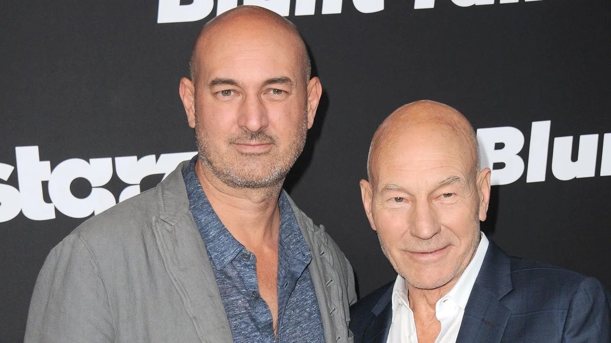 El hijo de Patrick Stewart, Daniel, comparte una foto mientras resurgen los arrepentimientos de paternidad pasada del actor