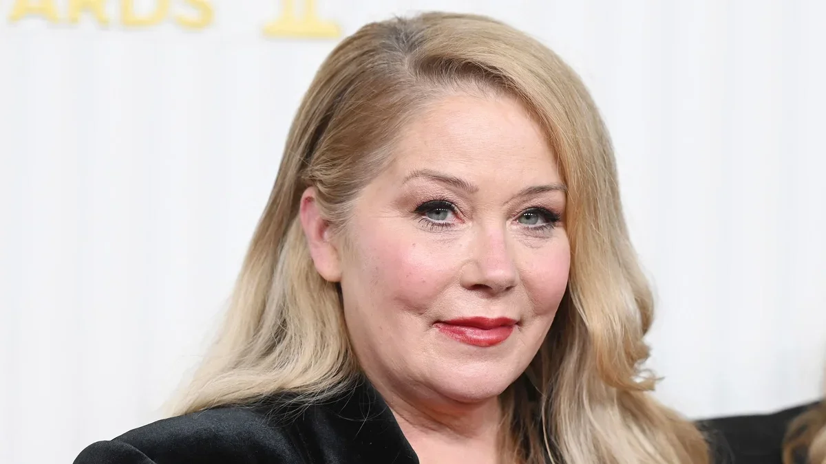 Christina Applegate revela que no tiene EM en un impactante giro médico