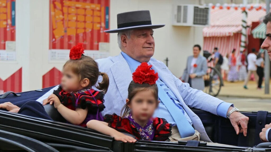 El duque de Alba cumple 78 años: del orgullo por sus hijos a la curiosa tradición que mantiene con sus 5 nietos
