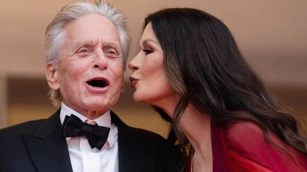Las explosivas memorias de Michael Douglas: 5 amantes, desintoxicaciones y la llamada que salvó su matrimonio con Catherine Zeta-Jones