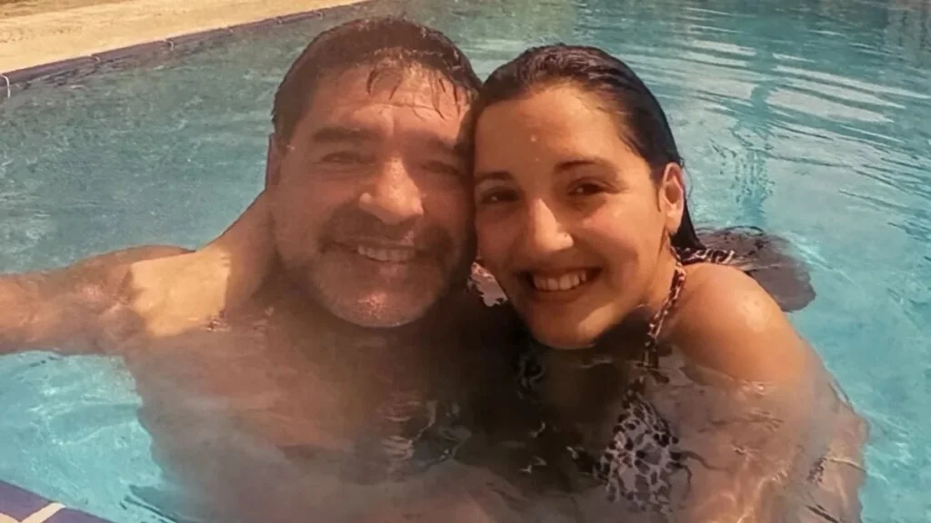 Las hijas de Maradona rompen su silencio en pleno juicio y revelan detalles inéditos de los días previos a la muerte de su padre
