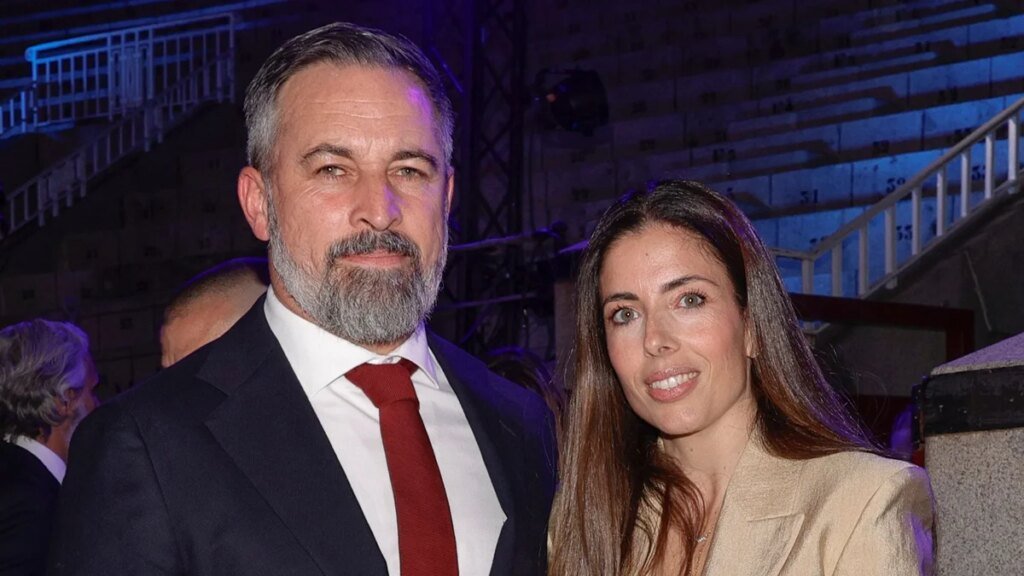 Santiago Abascal y Lidia Bedman, de los ingresos de sus tres hijos a un plan en familia antes del adelanto electoral