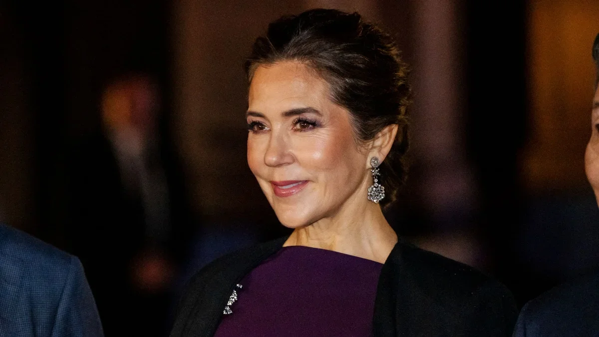 Nuestra experta en moda, sobre el último look de Mary de Dinamarca: “Por fin recupera los zapatos más bonitos de su armario”