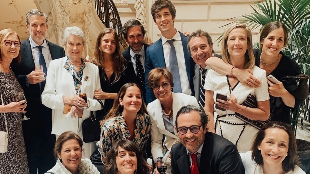 Las imágenes de la gran fiesta de la familia Aragón tras el ‘sí, quiero’ de Macarena: “Celebrando”