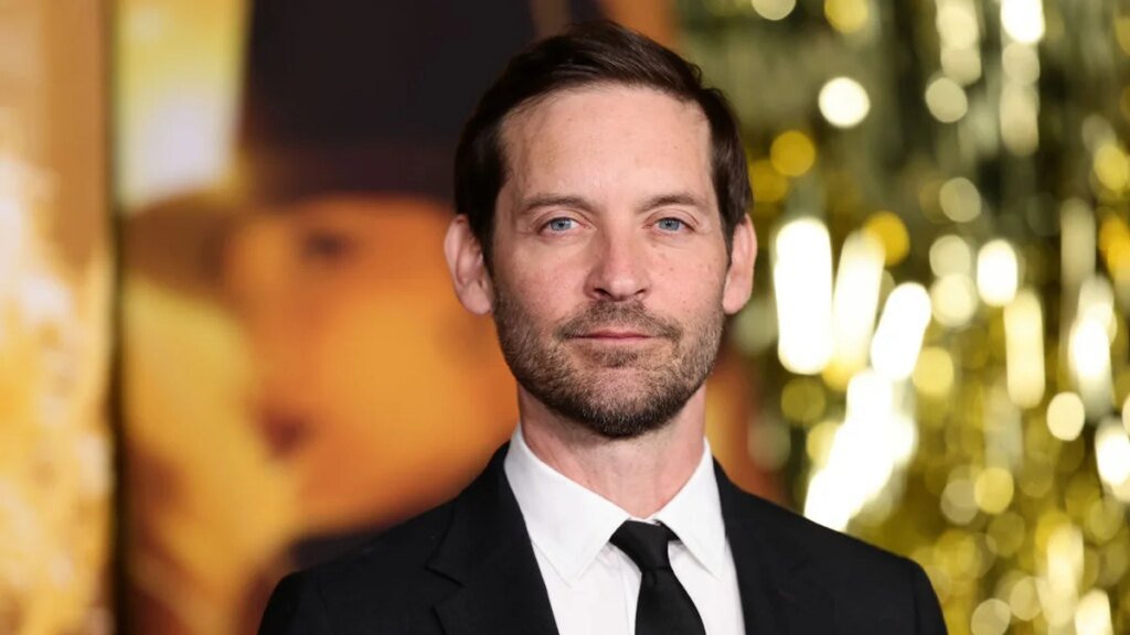 Boda surrealista en Hollywood: el actor Tobey Maguire (‘Spiderman’) oficia el enlace de su exmujer Jennifer Meyer con un multimillonario
