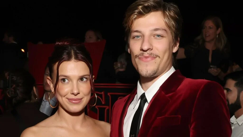 Millie Bobby Brown brilla con un top corto rosa en una cita nocturna con Jake Bongiovi