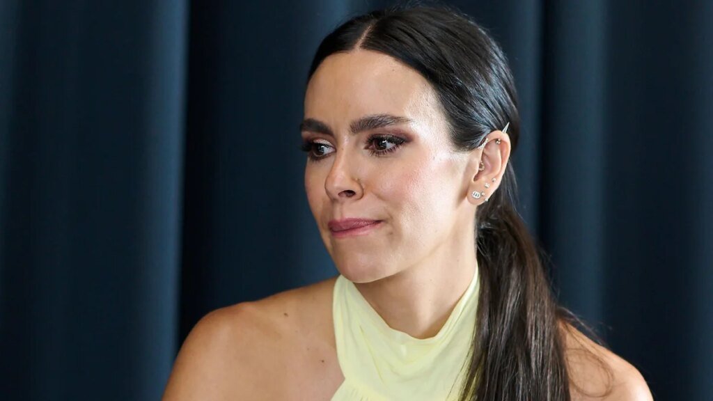 Cristina Pedroche preocupa tras compartir una fotografía ingresada en el hospital: “A ver si por fin puedo respirar bien”