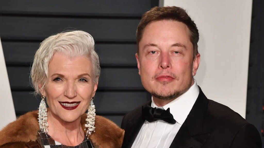 Elon Musk presenta su coche volador y Maye Musk celebra su gran momento