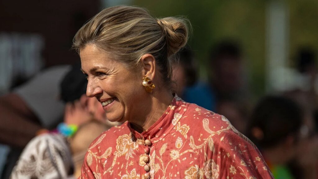 El romántico vestido rosa de la Reina Máxima tiene un detalle que lo hace perfecto para el otoño