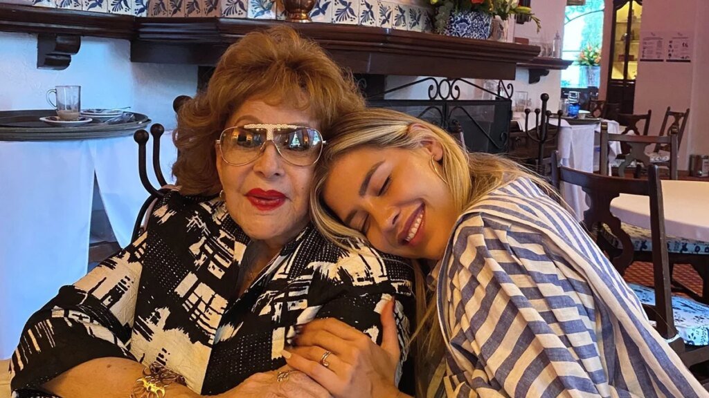 Michelle Salas luce un vestido de Emilio Pucci que perteneció a su bisabuela Silvia Pinal