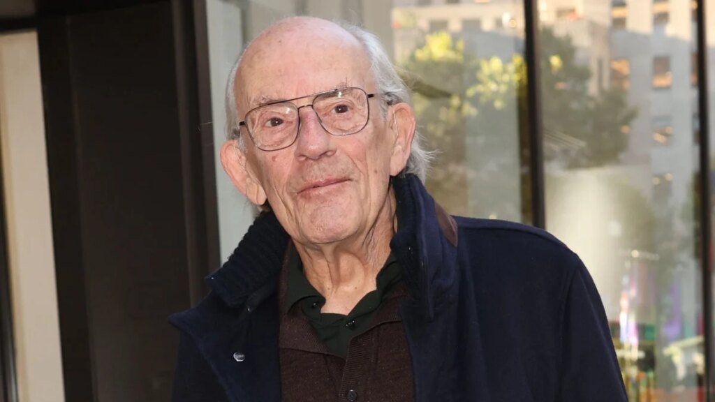 Christopher Lloyd, el inolvidable Doc de ‘Regreso al futuro’, revela a los 88 años su dura lucha contra las drogas y el alcohol