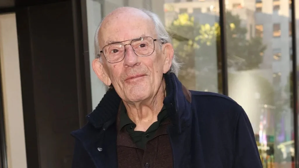 Christopher Lloyd, el inolvidable Doc de ‘Regreso al futuro’, revela a los 88 años su dura lucha contra las drogas y el alcohol