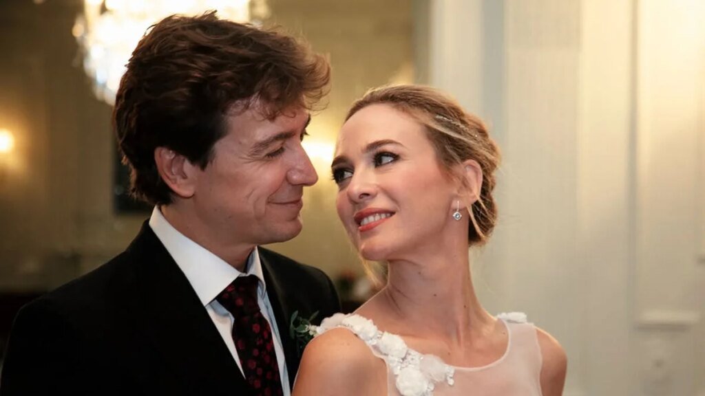 Marta Hazas abre el álbum más íntimo y personal de su boda con Javier Veiga por su 10º aniversario: una historia de amor irrompible